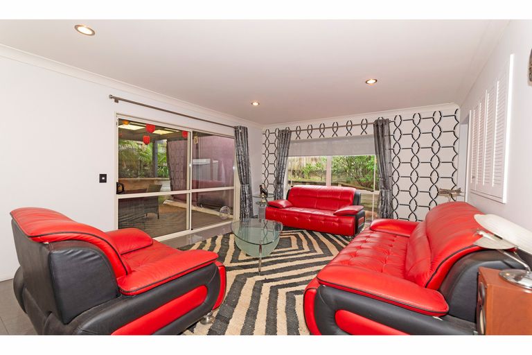 Photo of property in 3 Cognac Place, Henderson, Auckland, 0612