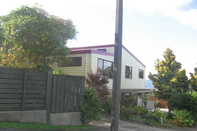 Photo of property in 31 Stanhope Grove, Korokoro, Lower Hutt, 5012