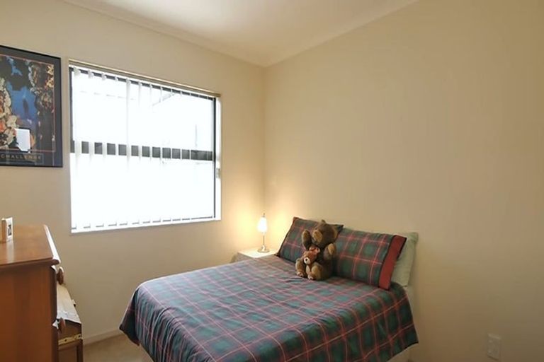 Photo of property in 10 Bonny Crescent, Massey, Auckland, 0614