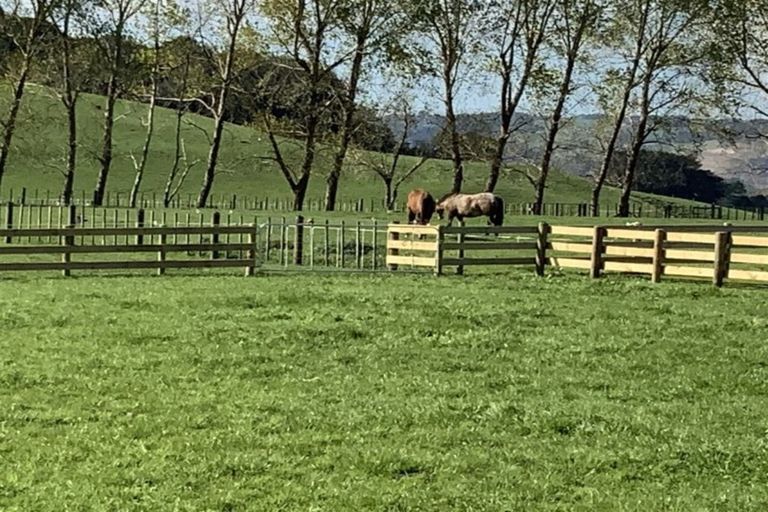 Photo of property in 202m Ingram Road, Bombay, Drury, 2579