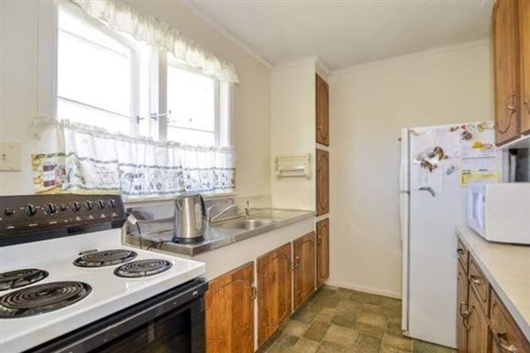 Photo of property in 20 Kelkirk Street, Kelston, Auckland, 0602