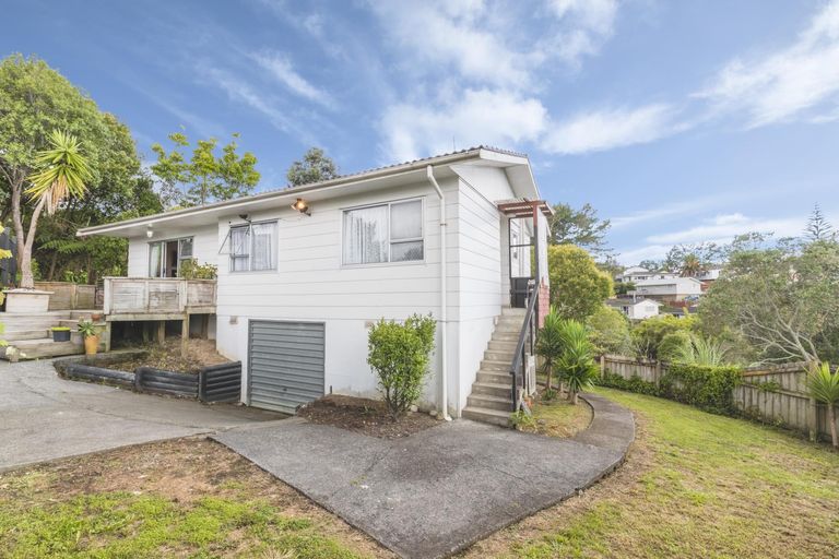 Photo of property in 27 Cedar Heights Avenue, Massey, Auckland, 0614