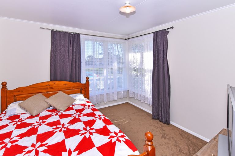 Photo of property in 41 Chingford Close, Mangere, Auckland, 2022