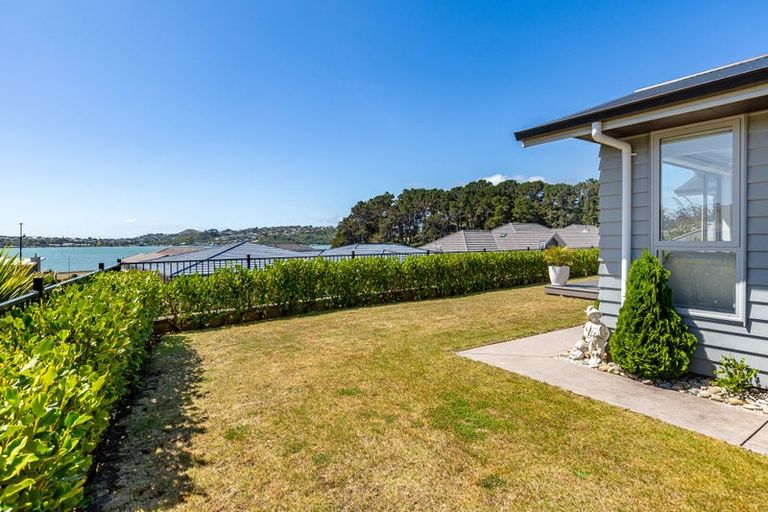Photo of property in 5 Margaret Shields Avenue, Aotea, Porirua, 5024