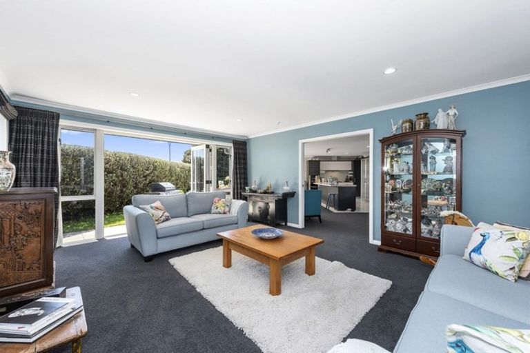 Photo of property in 22 Nielsen Gardens, Rototuna, Hamilton, 3210