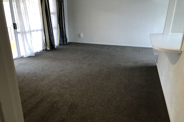 Photo of property in 1/18 Matipo Road, Te Atatu Peninsula, Auckland, 0610