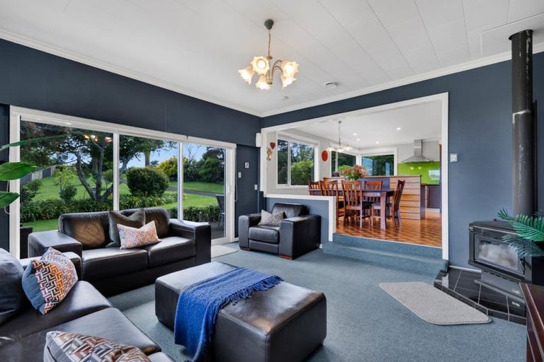 Photo of property in 218 Henwood Road, Paraite, New Plymouth, 4372