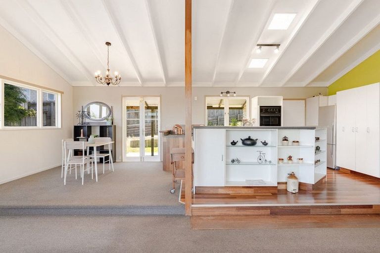 Photo of property in 200 Welcome Bay Road, Welcome Bay, Tauranga, 3112