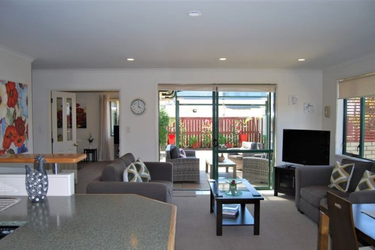 Photo of property in 5 Kihi Place, Ruakaka, 0116