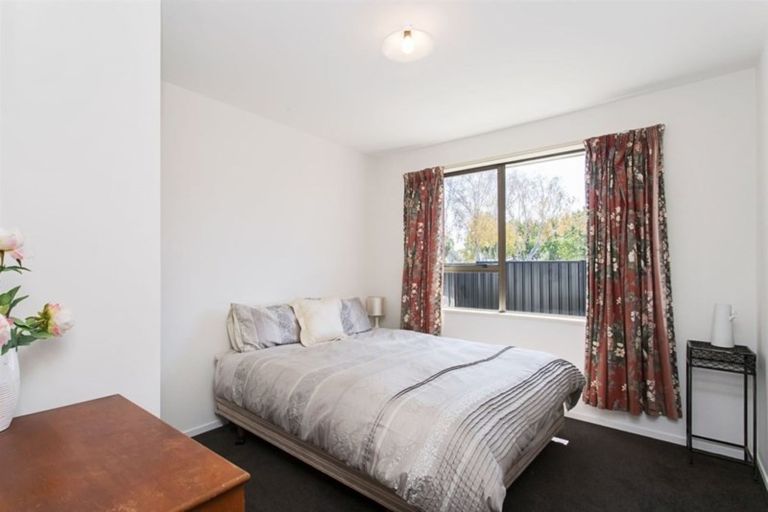 Photo of property in 15 Te Maru Place, Redwood, Christchurch, 8051