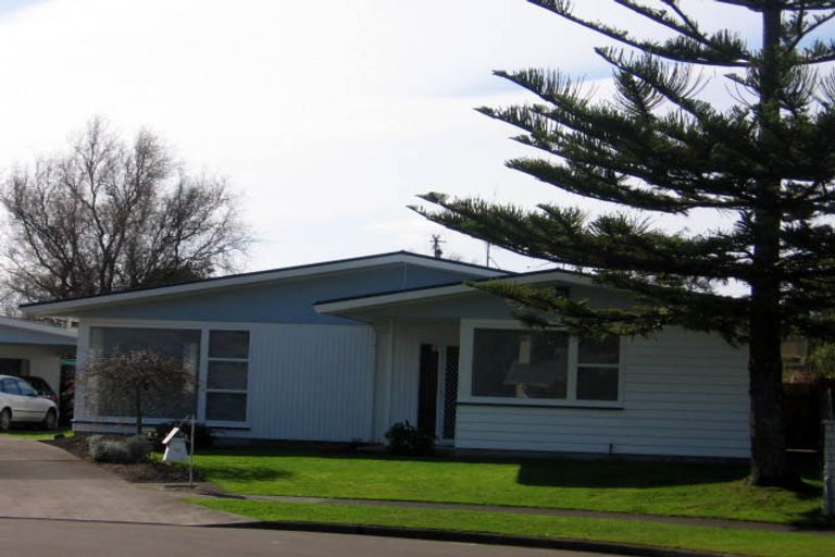 Photo of property in 10 Panako Place, Awapuni, Palmerston North, 4412