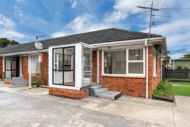 Photo of property in 1/19 Motatau Road, Papatoetoe, Auckland, 2025