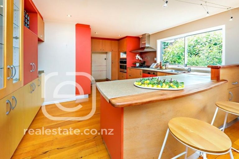 Photo of property in 42 Gordon Avenue, Milford, Auckland, 0620