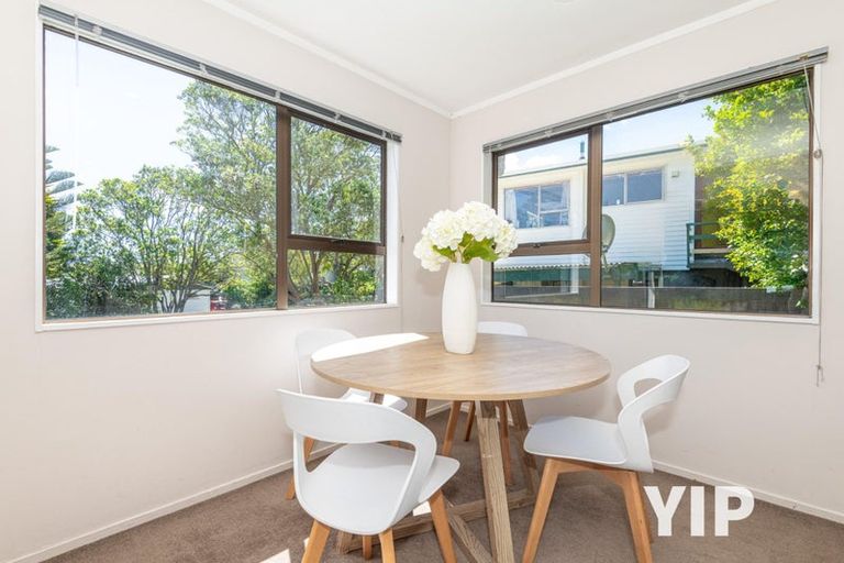 Photo of property in 81 Stewart Drive, Newlands, Wellington, 6037