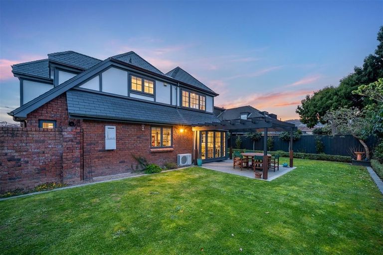Photo of property in 33 Saint Columbans Grove, Boulcott, Lower Hutt, 5010