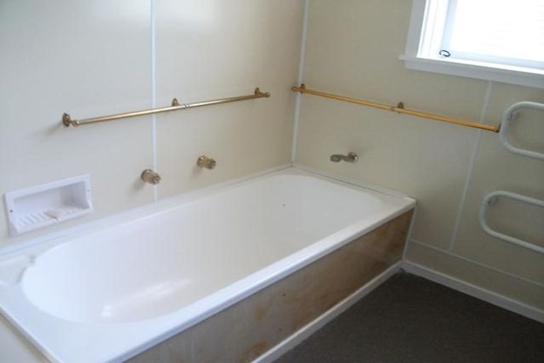 Photo of property in 6 Croft Grove, Moera, Lower Hutt, 5010