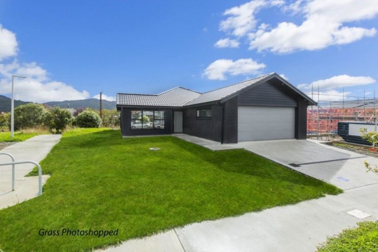 Photo of property in 22 Filmer Crescent, Wallaceville, Upper Hutt, 5018