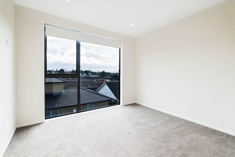 Photo of property in 9/17 Parker Avenue, New Lynn, Auckland, 0600