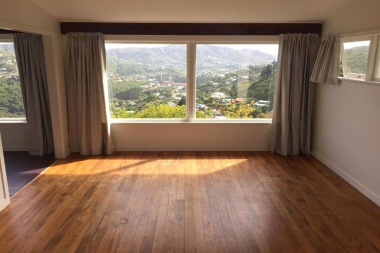 Photo of property in 55 Huntingdon Street, Northland, Wellington, 6012