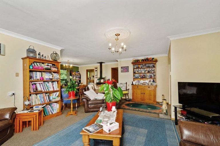 Photo of property in 31b Bush Road, Waiatarua, Auckland, 0604