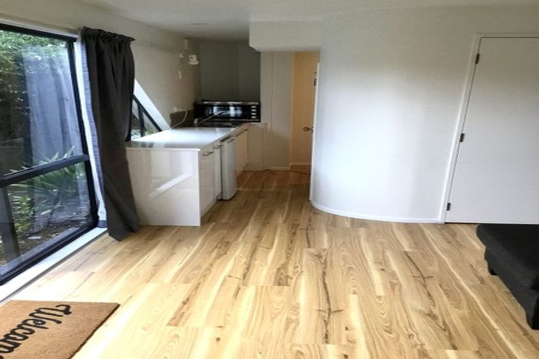 Photo of property in 40 Shakespear Road, Army Bay, Whangaparaoa, 0930