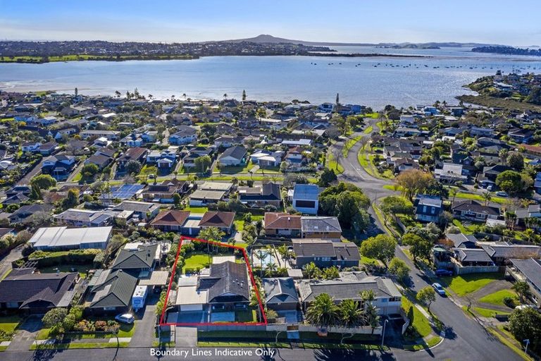 Photo of property in 16 Paykel Avenue, Farm Cove, Auckland, 2012