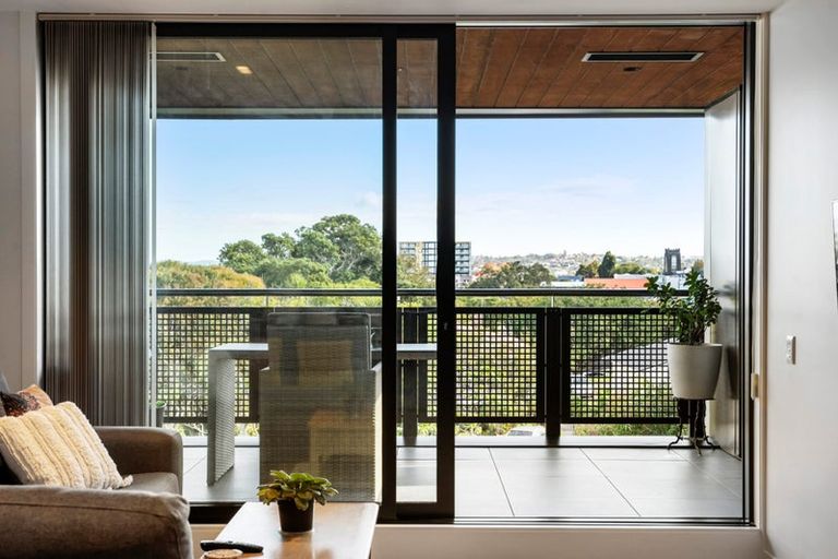 Photo of property in 403/64 Victoria Street, Onehunga, Auckland, 1061