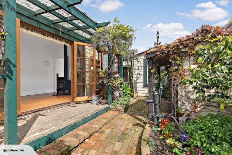 Photo of property in 7 Poplar Grove, Thorndon, Wellington, 6011