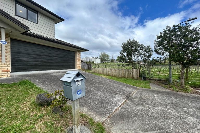 Photo of property in 50 Misty Valley Drive, Henderson, Auckland, 0612