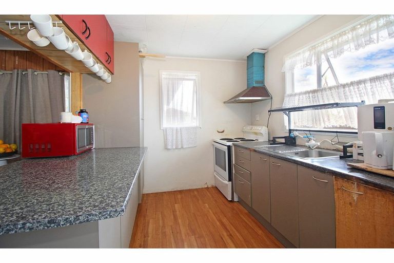 Photo of property in 2 Navigator Place, Papatoetoe, Auckland, 2025