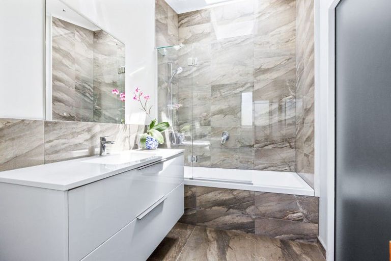 Photo of property in 21 Upham Crescent, Taradale, Napier, 4112