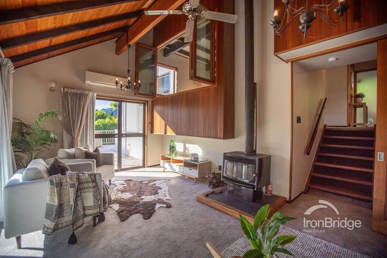 Photo of property in 6b Chatsworth Road, Silverstream, Upper Hutt, 5019