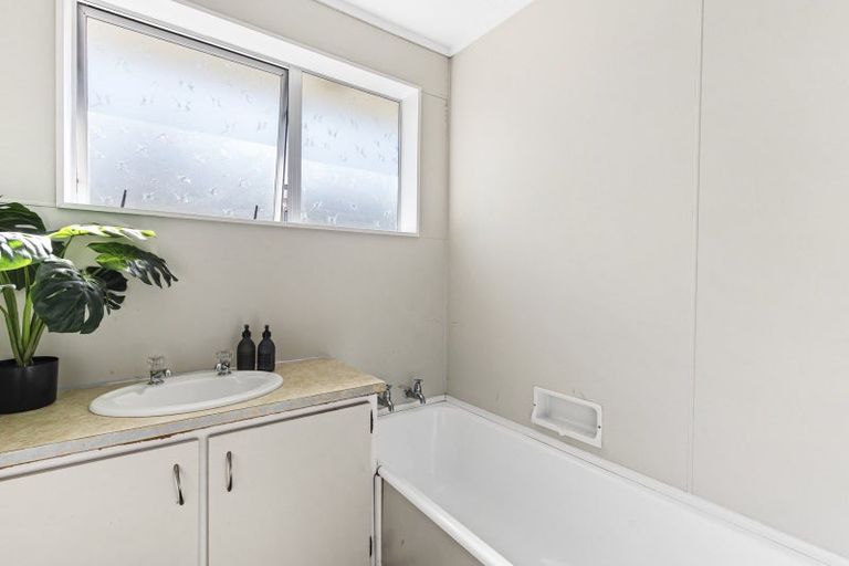 Photo of property in 205 Parklands Avenue, Bell Block, New Plymouth, 4312