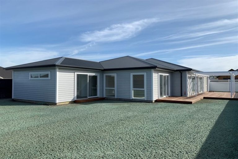 Photo of property in 29 Valour Drive, Rangiora, 7400