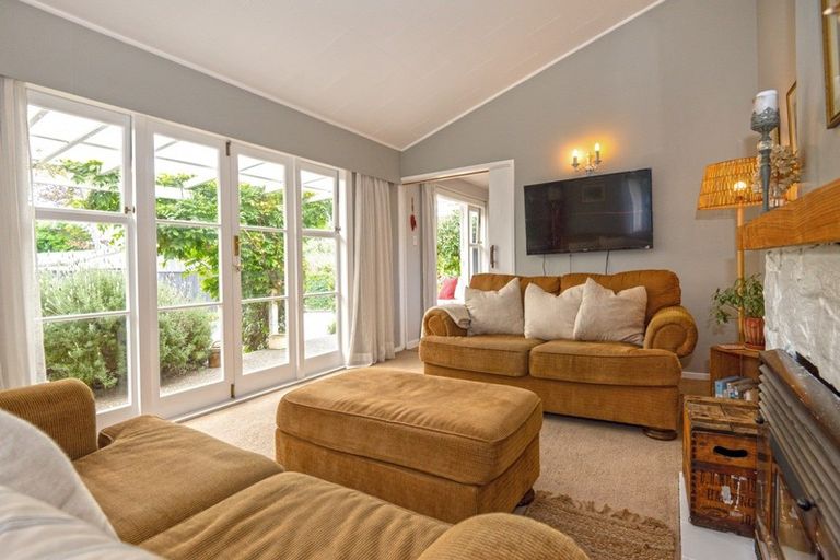 Photo of property in 42 Guthrie Road, Havelock North, 4130