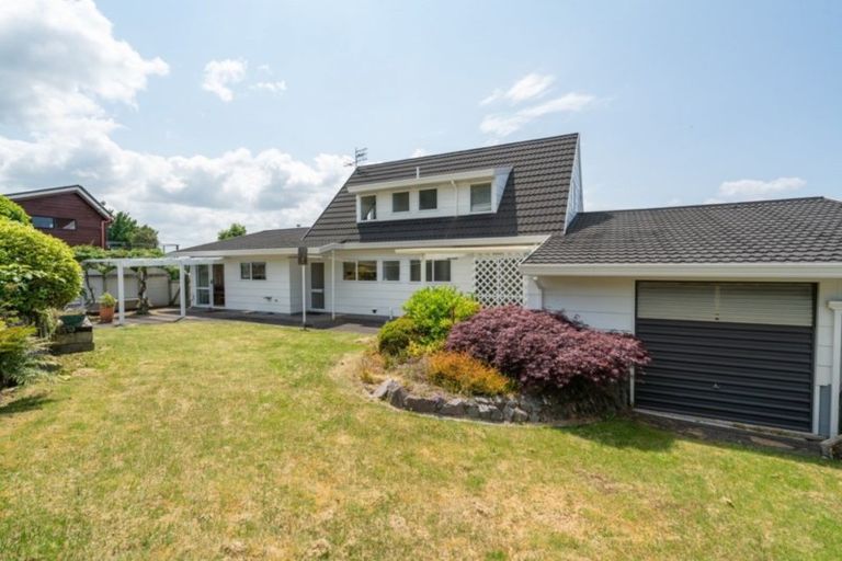 Photo of property in 16 Wakeman Road, Acacia Bay, Taupo, 3330