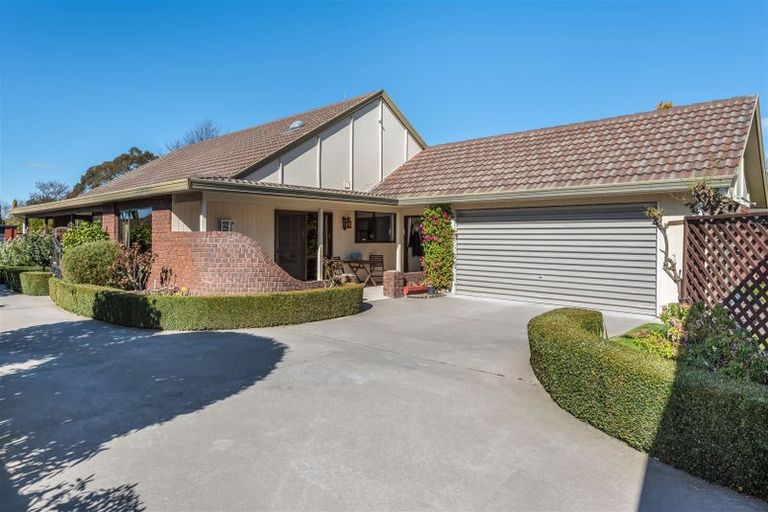 Photo of property in 37 Corfe Street, Ilam, Christchurch, 8041