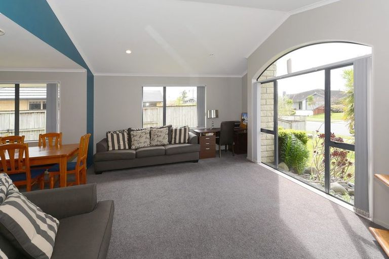 Photo of property in 10 Saint James Drive, Huntington, Hamilton, 3210