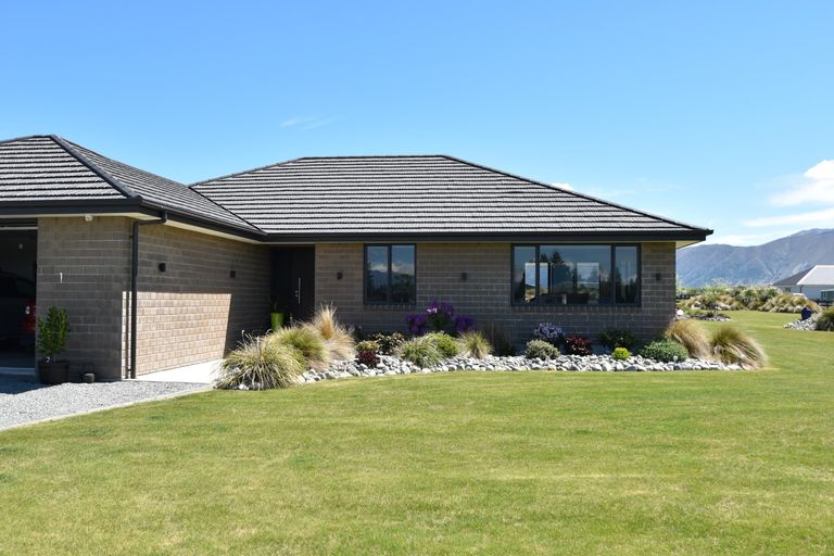 Photo of property in 7 Woodley Avenue, Twizel, 7999