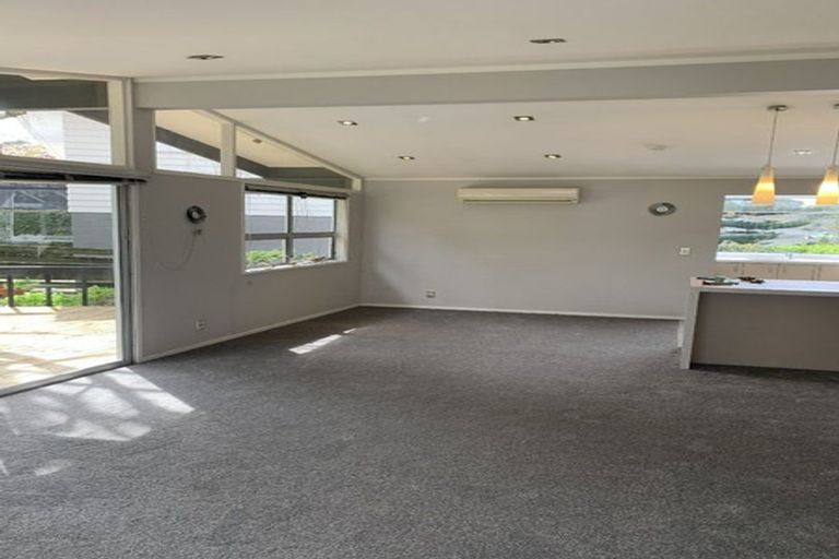 Photo of property in 1/33 Woodstock Road, Forrest Hill, Auckland, 0620