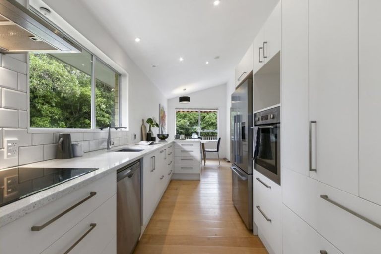 Photo of property in 65 Tirohanga Road, Tirohanga, Lower Hutt, 5010