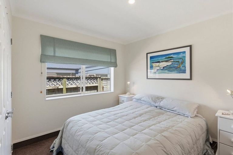 Photo of property in 10 Barrett Drive, Waikanae Beach, Waikanae, 5036