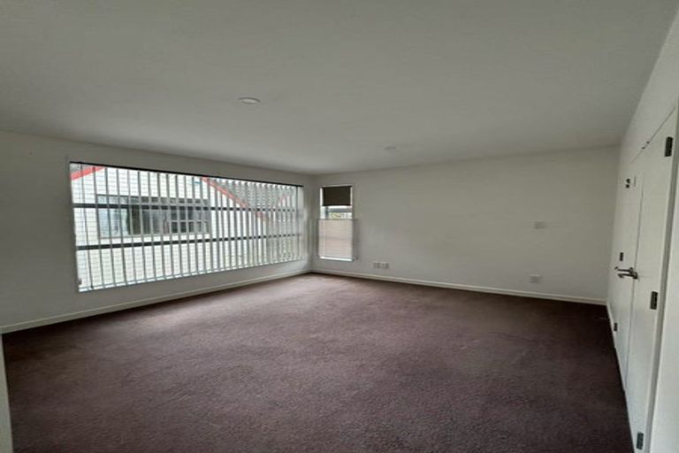 Photo of property in 12 Tiketike Way, Brooklyn, Wellington, 6021