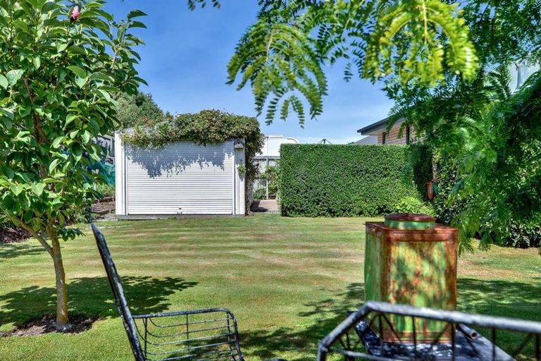 Photo of property in 75 Willowside Place, Amberley, 7410