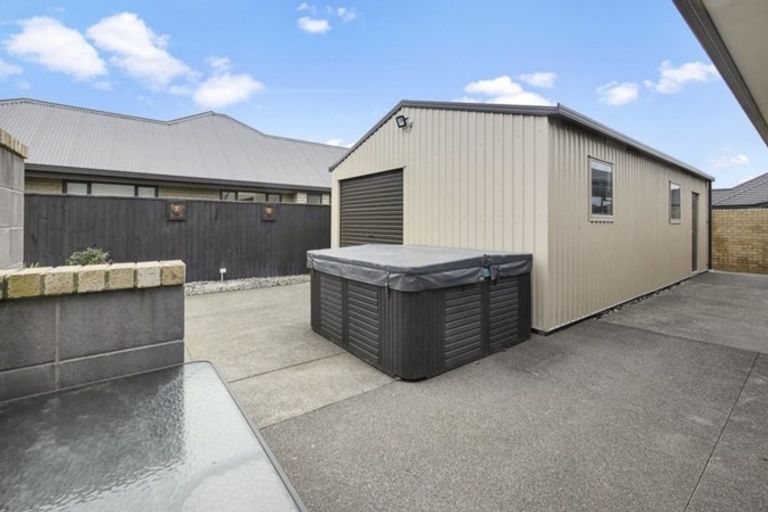 Photo of property in 9 Lloyds Close, Rolleston, 7614