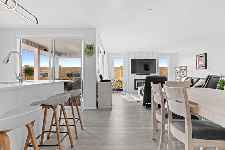 Photo of property in 5 Serrata Close, Papamoa Beach, Papamoa, 3118