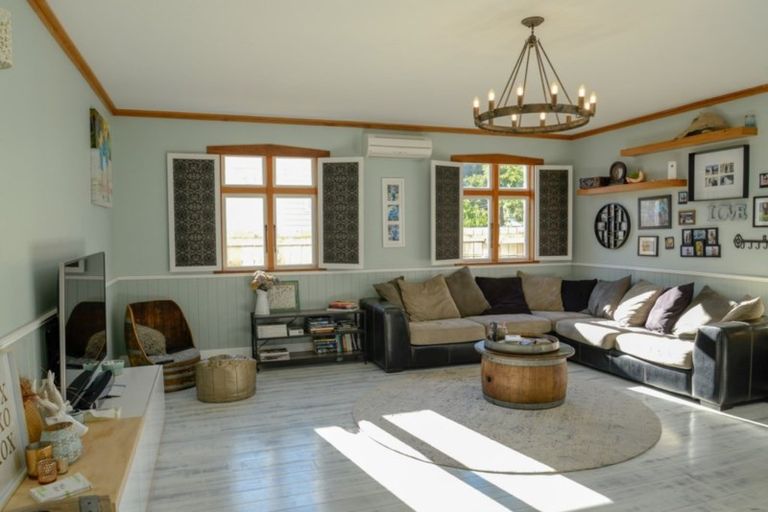 Photo of property in 15 Te Mome Road, Alicetown, Lower Hutt, 5010