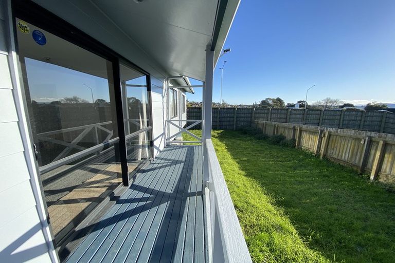 Photo of property in 6/17a Idesia Place, Totara Heights, Auckland, 2105