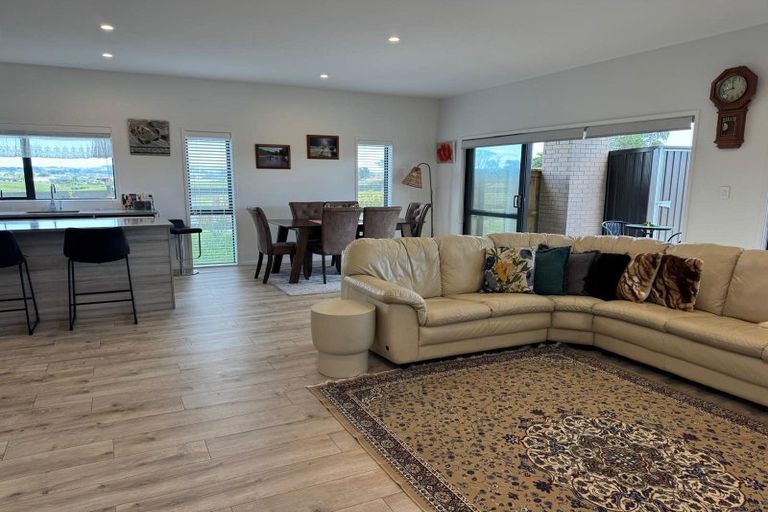 Photo of property in 115 Mutetai Road, Clarks Beach, 2122