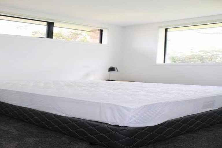 Photo of property in 1/83 Vodanovich Road, Te Atatu South, Auckland, 0610